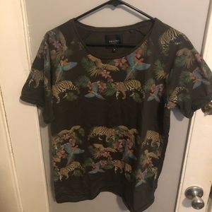 Vailent Pure Men’s Size M Graphic T-Shirt (Animal Print)